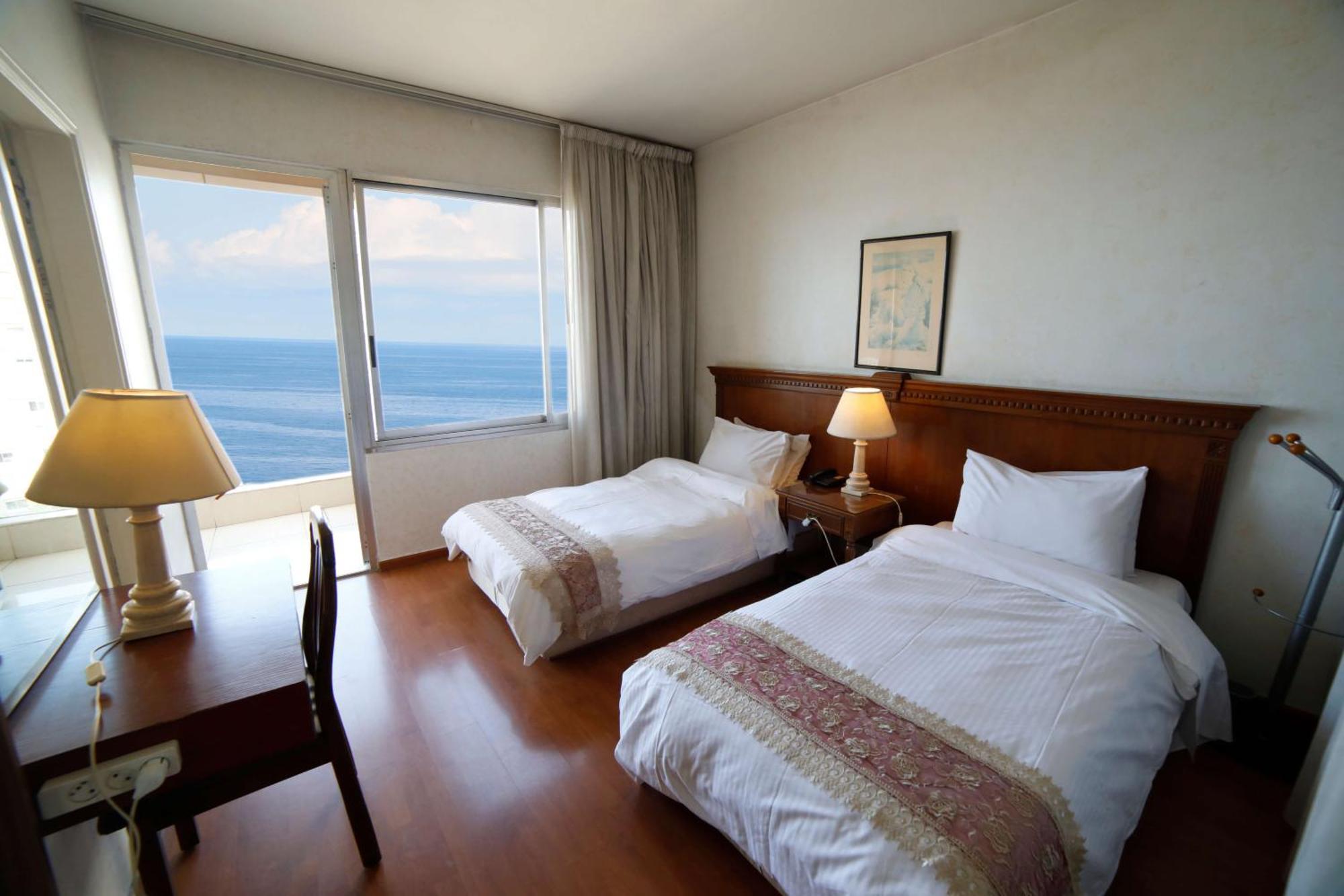Holiday Home Suites Beirut Exterior photo