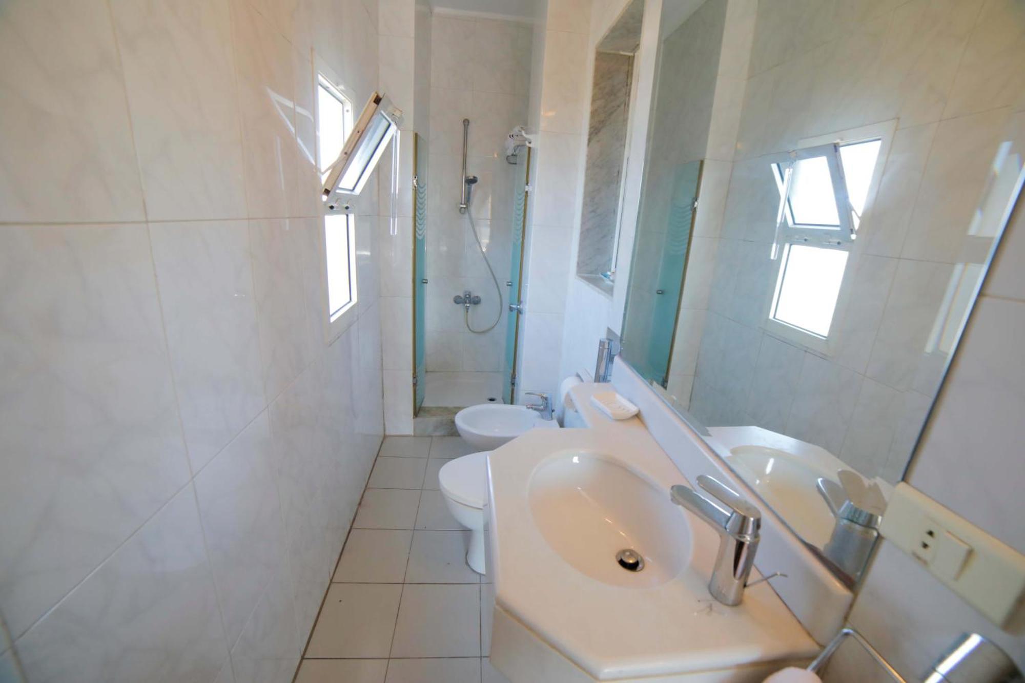 Holiday Home Suites Beirut Exterior photo
