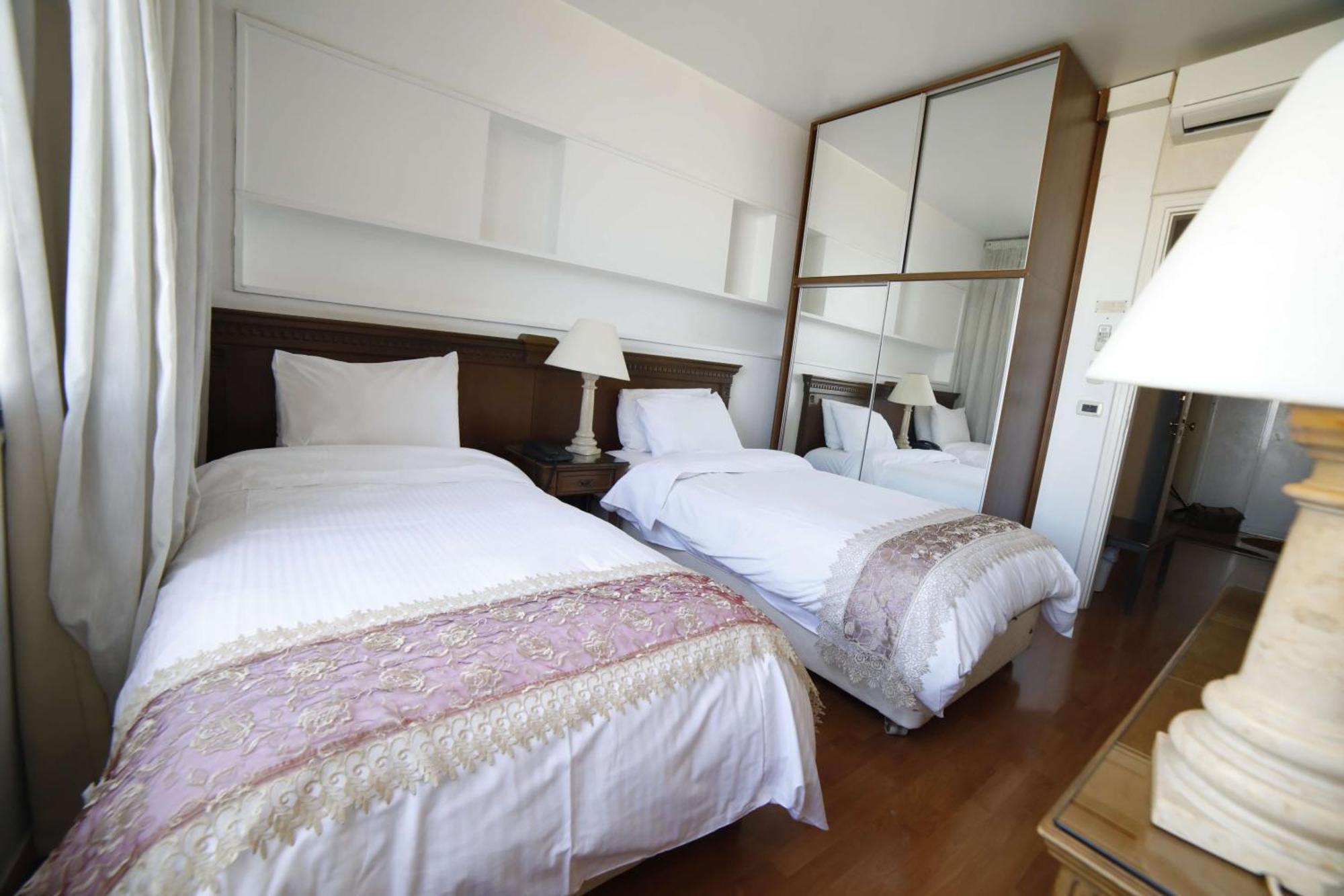 Holiday Home Suites Beirut Exterior photo